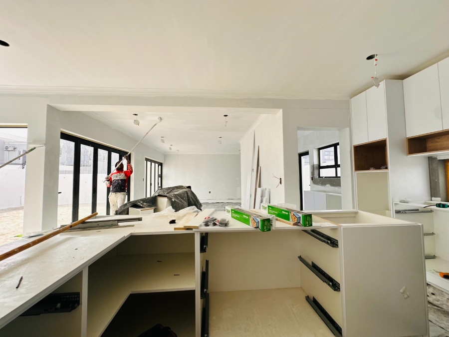 5 Bedroom Property for Sale in Sandown Western Cape